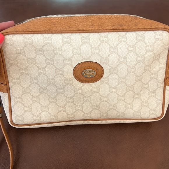 Gucci plus wristlet in creamy white - Picture 10 of 11